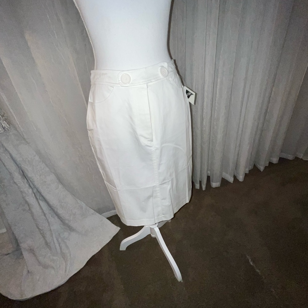 White Pencil Skirt, Size 8, NWT